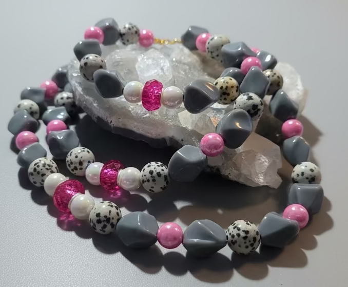 The Little Socialite Necklace